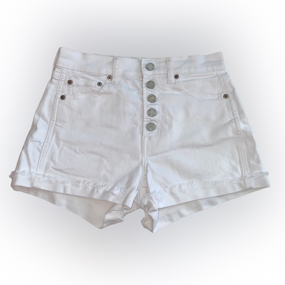 NWOT GAP WHITE HIGH-RISE DENIM SHORTS // SIZE 0 🤍 - Picture 1 of 5